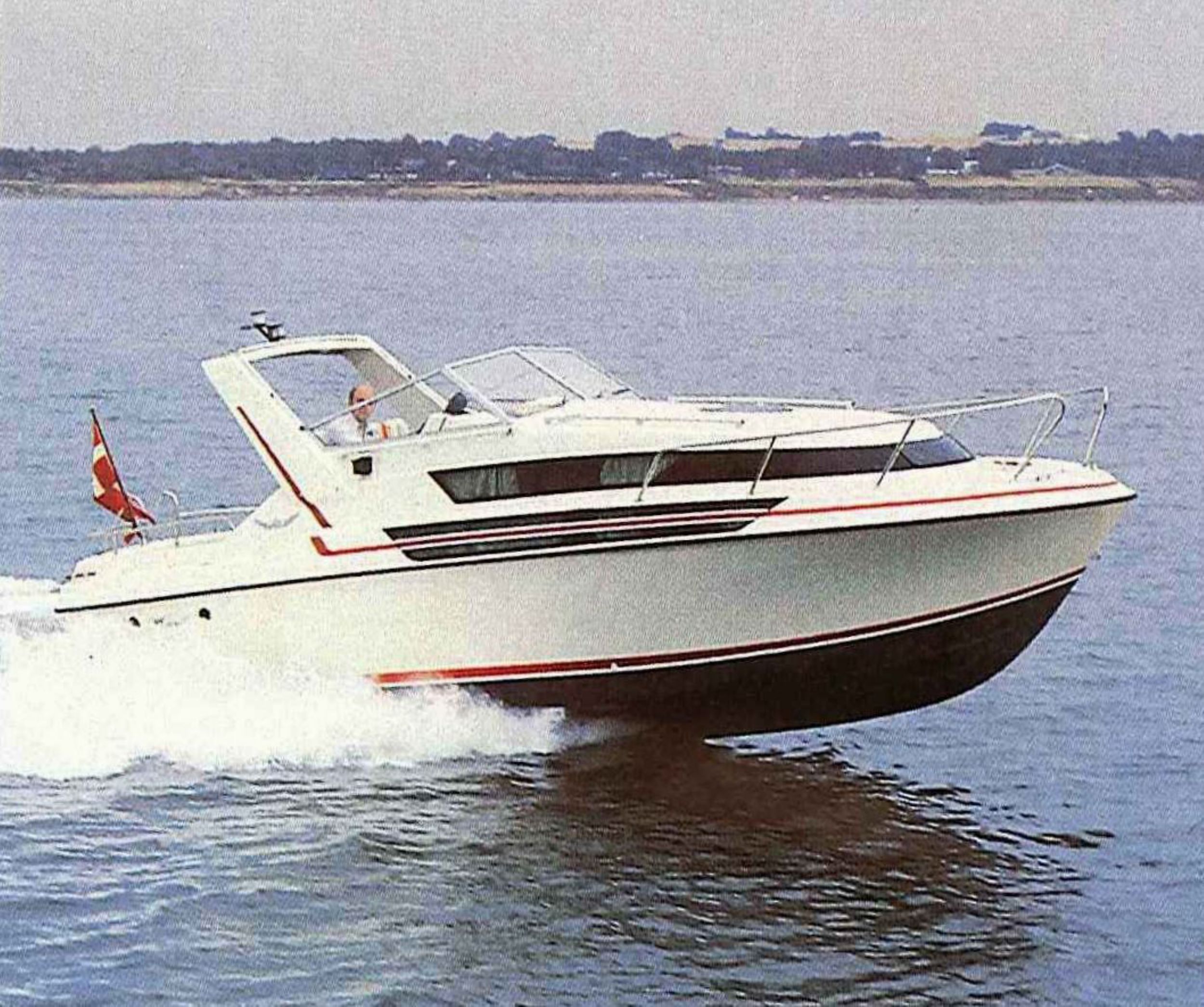 coronet 25 yacht